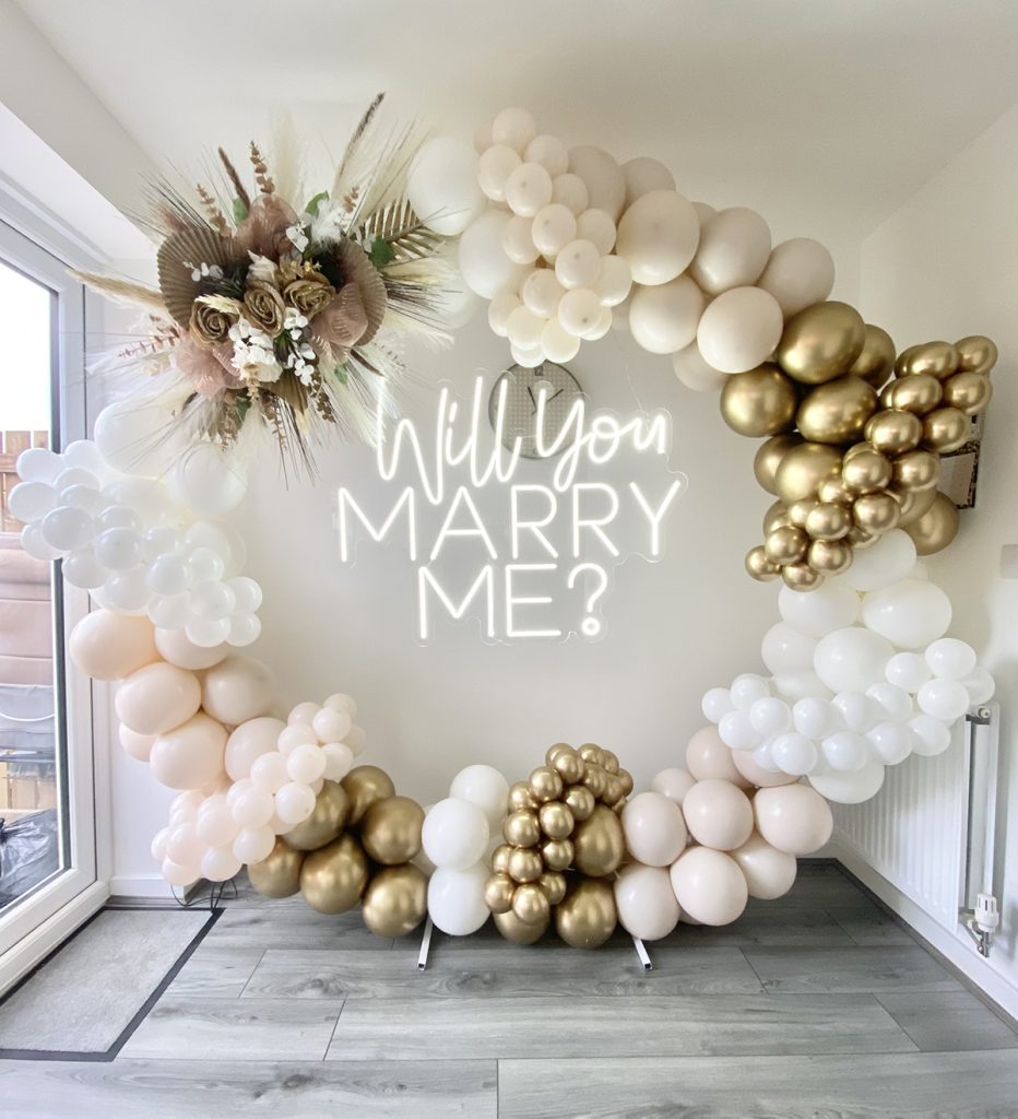 Will you marry me balloon ring white Private proposals. Balloon ring.